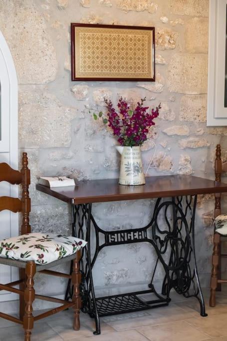La Casa Di Bella A Tradional Stone House With Barbecue Villa Kariá Dış mekan fotoğraf