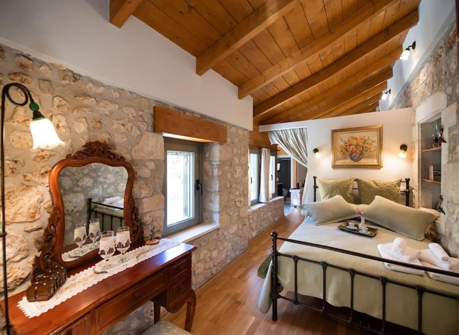 La Casa Di Bella A Tradional Stone House With Barbecue Villa Kariá Dış mekan fotoğraf