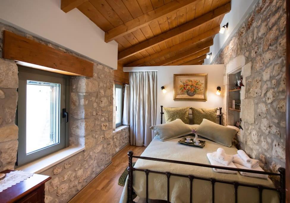 La Casa Di Bella A Tradional Stone House With Barbecue Villa Kariá Dış mekan fotoğraf