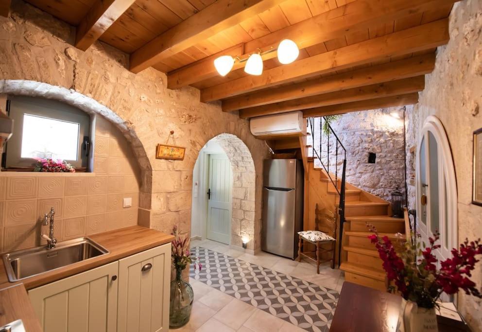 La Casa Di Bella A Tradional Stone House With Barbecue Villa Kariá Dış mekan fotoğraf