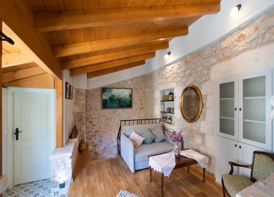 La Casa Di Bella A Tradional Stone House With Barbecue Villa Kariá Dış mekan fotoğraf
