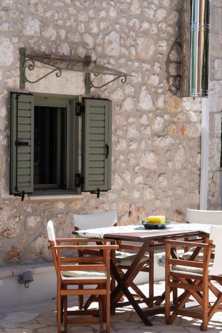 La Casa Di Bella A Tradional Stone House With Barbecue Villa Kariá Dış mekan fotoğraf
