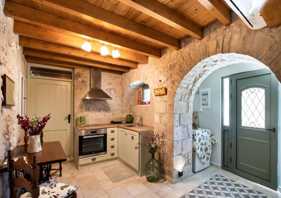 La Casa Di Bella A Tradional Stone House With Barbecue Villa Kariá Dış mekan fotoğraf