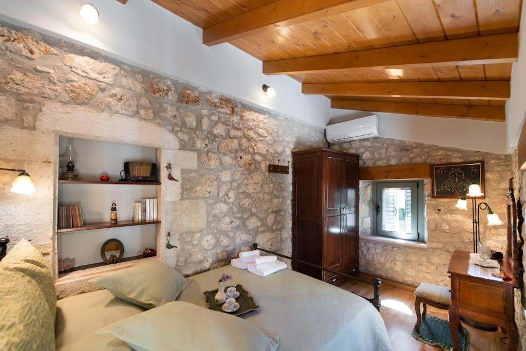La Casa Di Bella A Tradional Stone House With Barbecue Villa Kariá Dış mekan fotoğraf