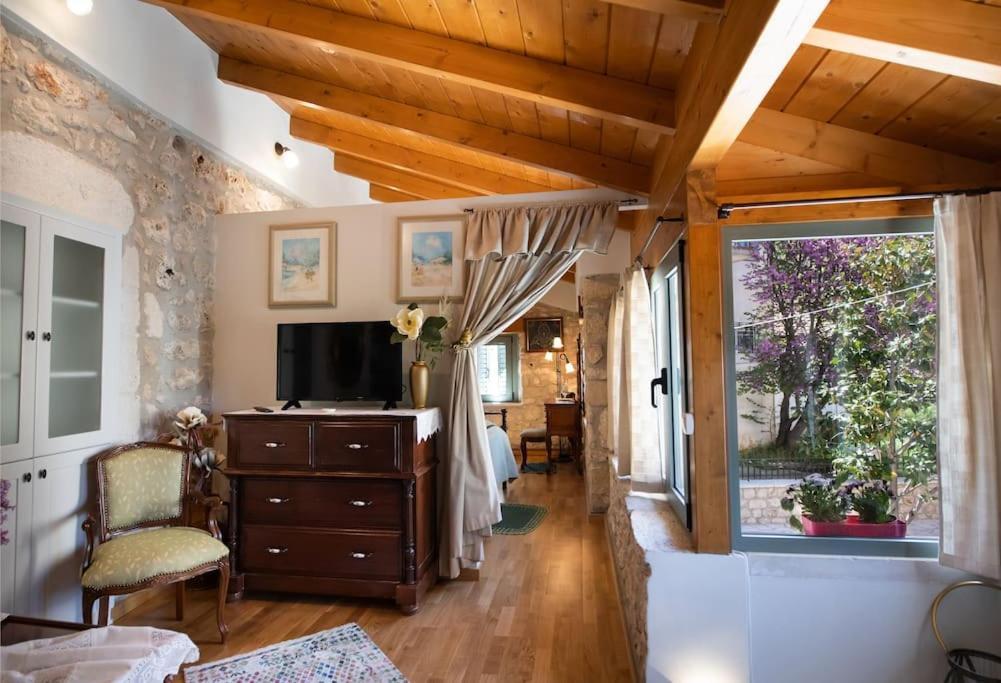 La Casa Di Bella A Tradional Stone House With Barbecue Villa Kariá Dış mekan fotoğraf
