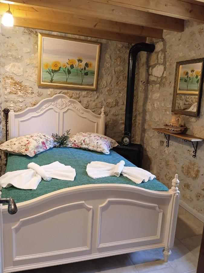 La Casa Di Bella A Tradional Stone House With Barbecue Villa Kariá Dış mekan fotoğraf